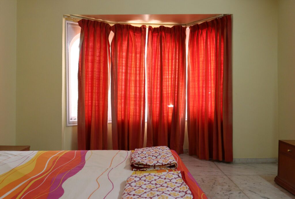 Double sharing PG in Hyderabad Kukatpally with clean beds and study area